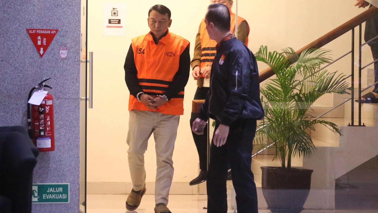 FOTO: Ketua dan Wakil Ketua Pengadilan Negeri Depok Ditahan KPK