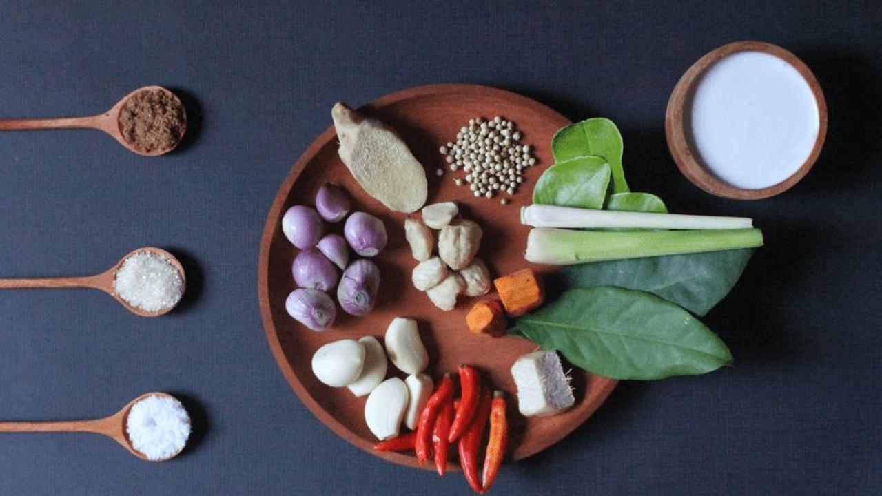 1. Gunakan Bahan Segar untuk Bumbu