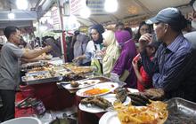 FOTO: Mengintip Kelezatan Berbagai Kuliner di Festival Sumarak Minangkabau 2024