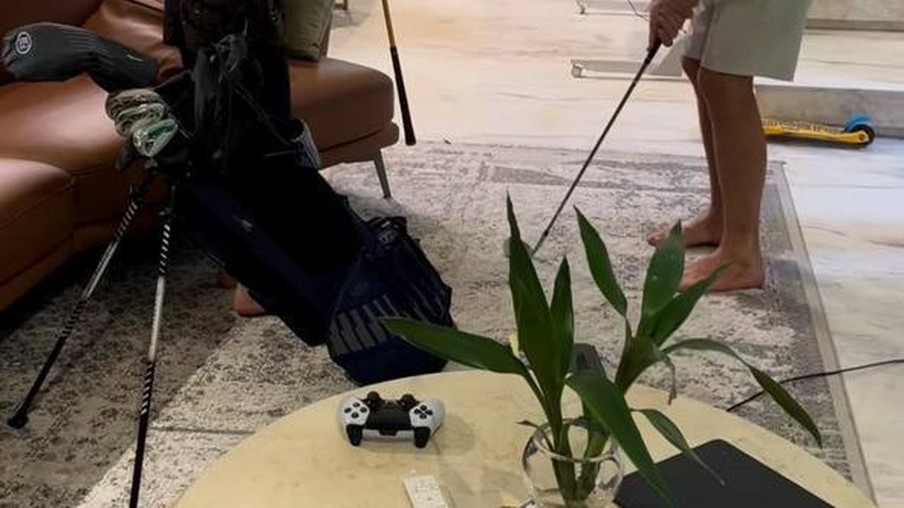 Potret El Barack Anak Jessica Iskandar Main Golf, Diajari Langsung oleh Papa Vincent