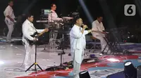 Penampilan Kahitna pada konser &ldquo;2 Tahun Menuju 40&rdquo; yang digelar di Plenary Hall Jakarta Convention Center, Selasa (17/9/2024) malam. (Liputan6.com/Helmi Fithriansyah)