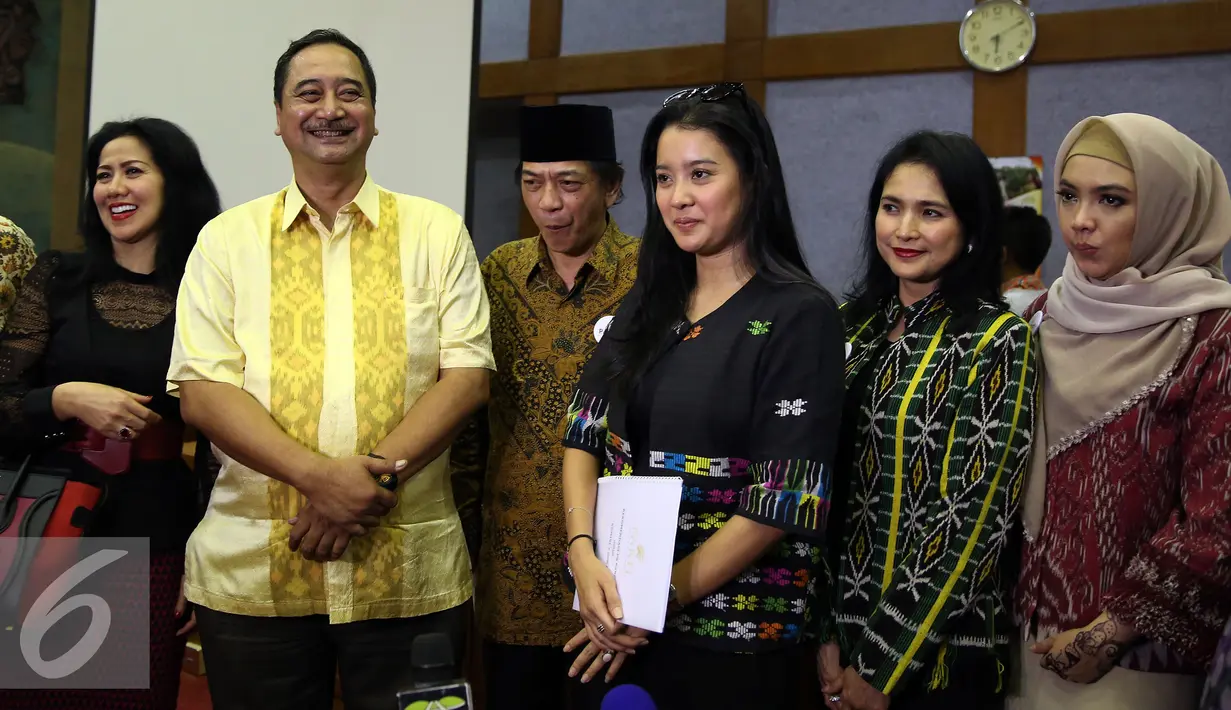 PARFI 1956 berkunjung ke Komisi X DPR RI, Jakarta, Kamis (24/11). Rombongan PARFI diterima Wakil Ketua Komisi X, Ferdiansyah.(Liputan6.com/Johan Tallo)