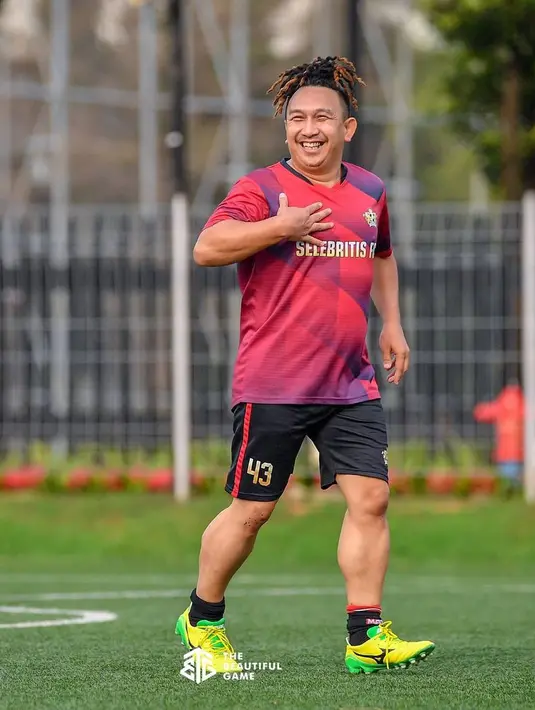 Kemudian Augie mengatakan, kini ia memang tak rutin lagi muncul di layar kaca. Meski begitu, ia yakin bahwa dirinya bisa membuat karya dengan caranya sendiri.  (Instagram/augiefantinus)