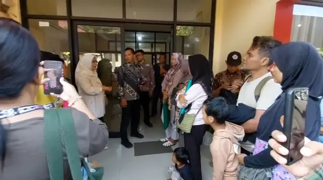 Emak-emak Protes Rumah Dekat Sekolah tapi Anak Tidak Lolos SPMB