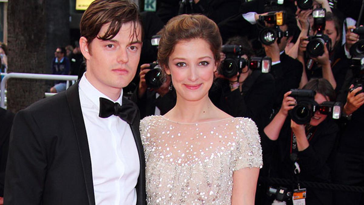 Sam Riley Akan Menjadi Seorang Ayah