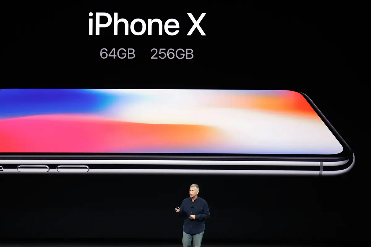 PHOTO: Harga yang Wow, Apple Kenalkan Kecanggihan iPhone X