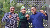 Dari kiri Sekretaris DPD Nasdem Banyuwangi,  Ketua DPC PKB Banyuwangi KH Malik Muhtar Safaat, dan Ketua DPD PKS Banyuwangi, Faisol Aziz (Hermawan Arifianto/Liputan6.com)