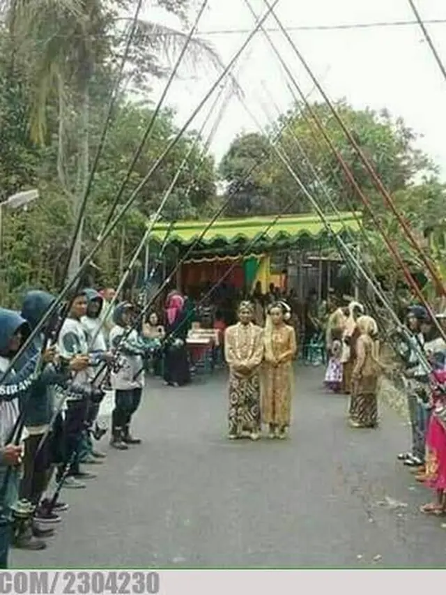 6 Tempat Nikahan Low Budget Ini Kelewat Unik, Kocak
