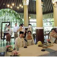 Secara diam-diam, pemeran Prisia Nasution mengakhiri masa kesendiriannya. Pia begitu perempuan ini disapa, resmi dipersunting oleh Iedil Putra, aktor dari Malaysia. (Instagram)