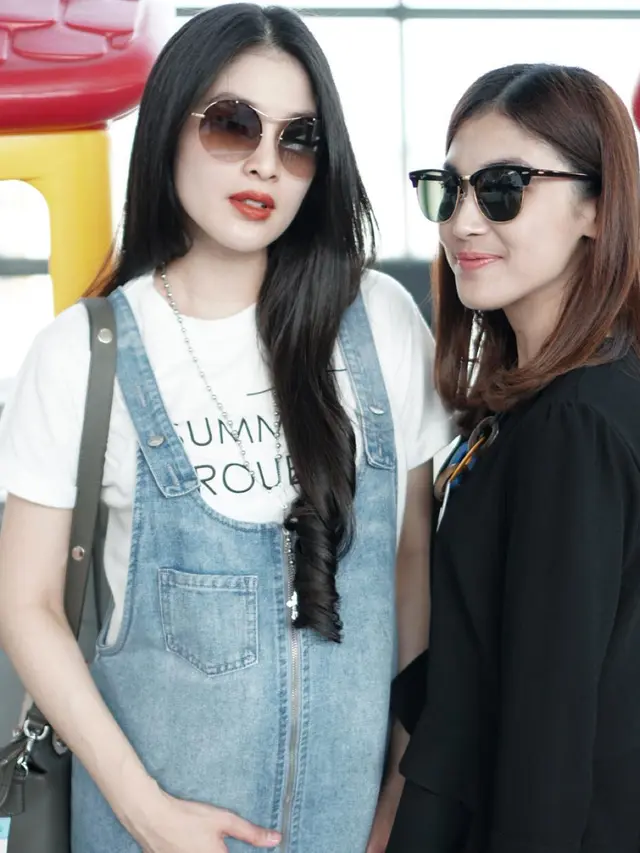 7 Potret Kompak Sandra Dewi dan Adik (sumber: instagram/@kartikadewi20)