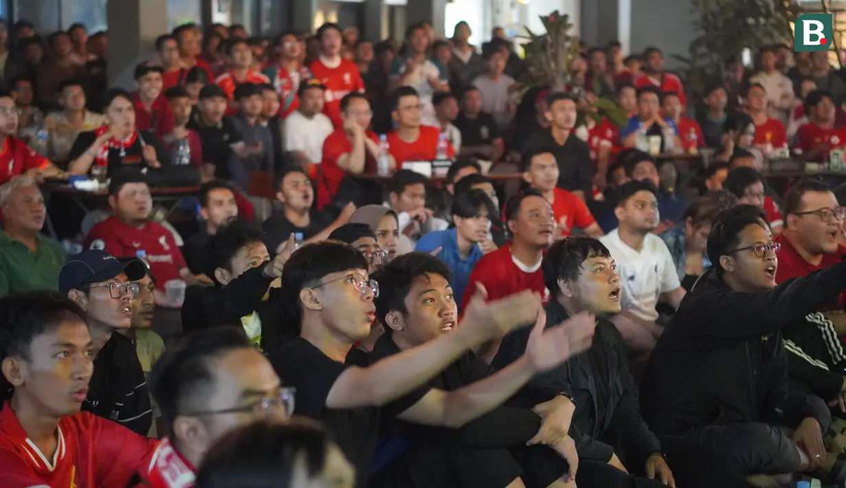 Kehadiran ratusan anggota Bigreds Indonesia Official Liverpool Supporters Club (IOLSC) Jakarta ini membuat acara Roaring Night berlangsung sangat meriah. (Bola.com/Syahkist Afi Daib)