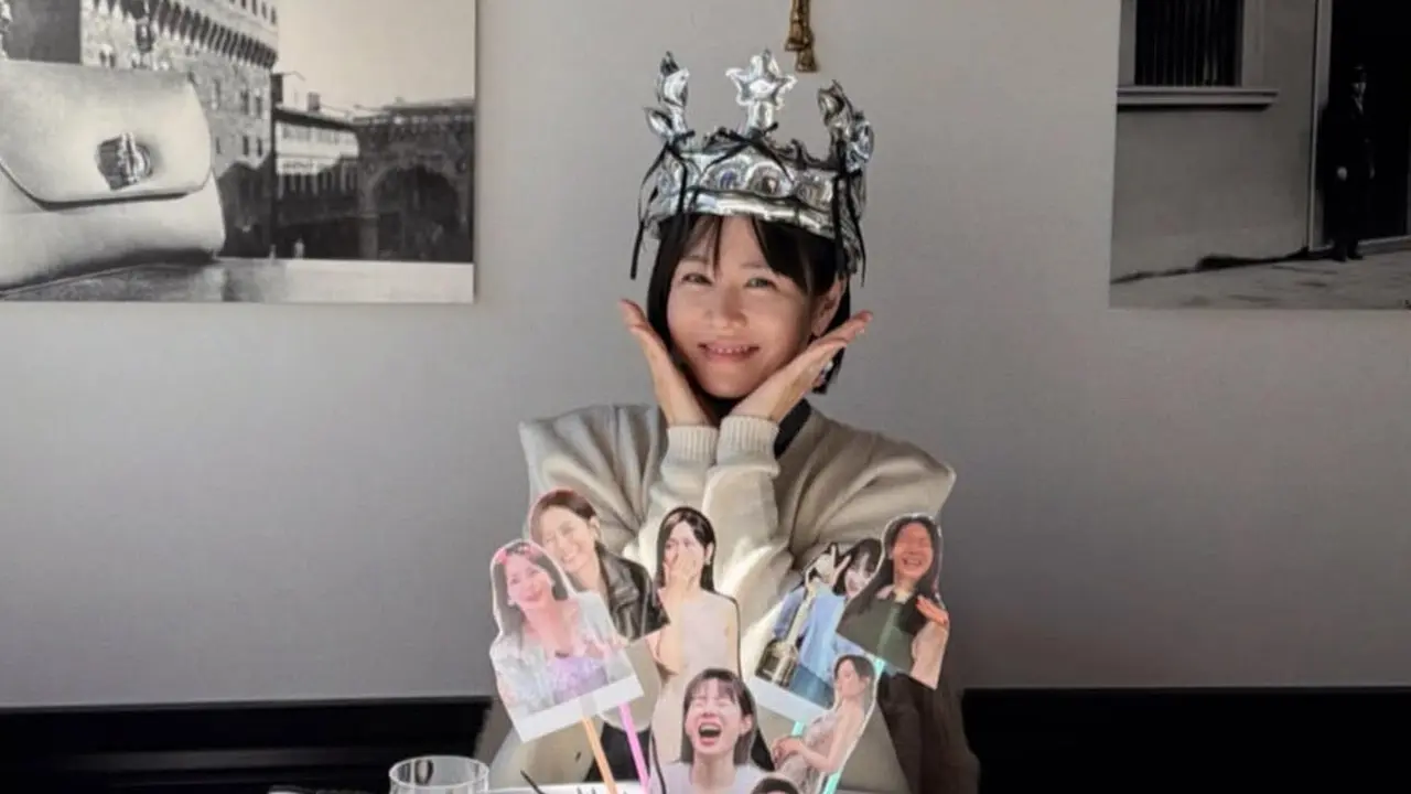 Penampilan Son Ye Jin Rayakan Usia ke-44 dengan tampilan cute. [@yejinhand]