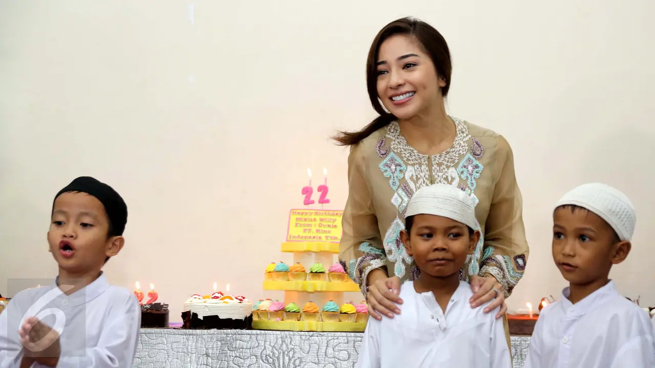 20160629-Nikita Willy Rayakan Ulang Tahun di Panti Asuhan-Bekasi