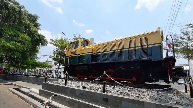 Peresmian Monumen Lokomotif di Stasiun Solo Balapan