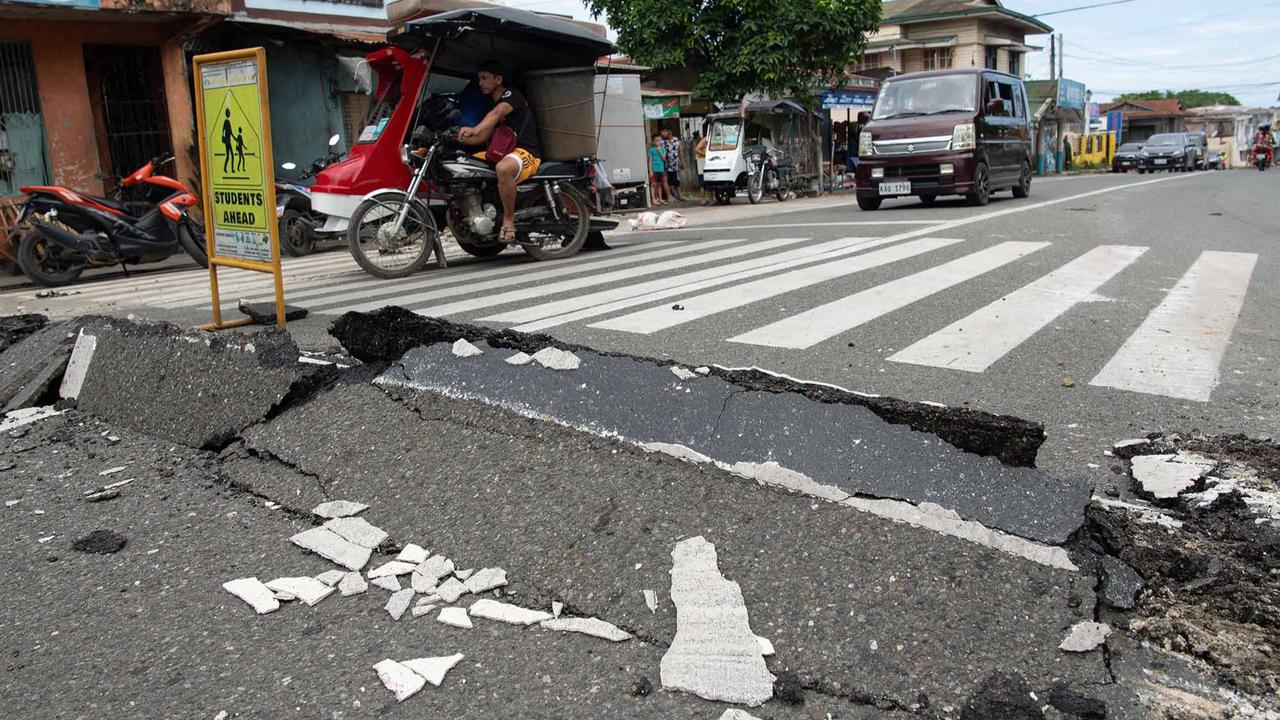 FOTO: Gempa Dahsyat Guncang Filipina Tengah, Puluhan Warga Tewas