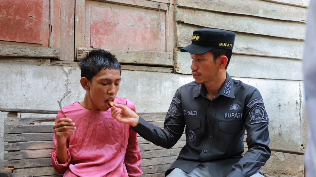Aksi Bupati Aceh Barat Bebaskan Anak Gangguan Jiwa dari Gubuk Sempit