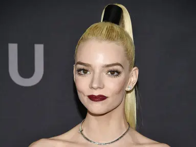 Anya Taylor-Joy dalam premier The Menu di New York. (Foto: Evan Agostini/Invision/AP)