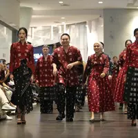 Melihat koleksi Batik Pekalongan OE X Wilsen Willim