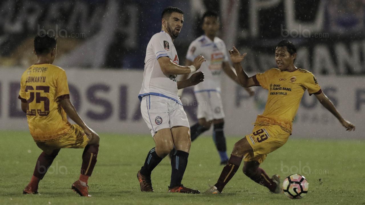 Gelandang Arema FC, Ahmet Atayev