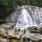 Dingin Pagi Sembari Menikmati Air Terjun Boroma yang Memukau di Kabgor foto: Uyan (Arfandi Ibrahim/Liputan6.com)