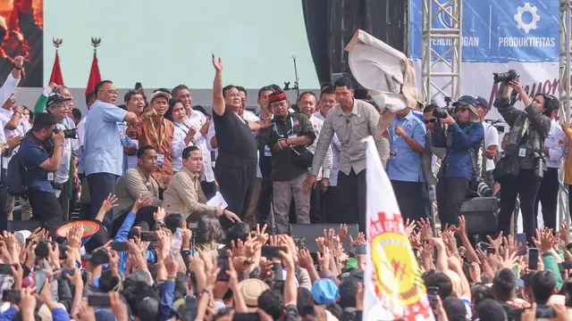 Presiden Prabowo Hadiri Peringatan Hari Buruh Internasional 2026 di Monas