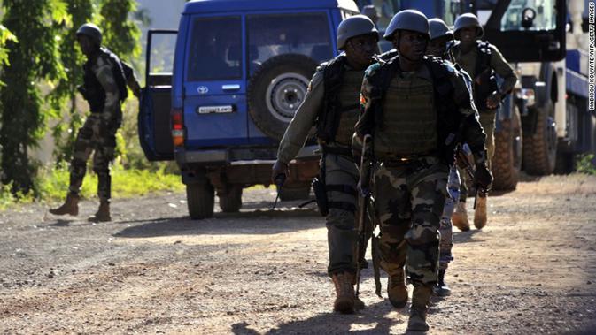 Tentara Mali dan pasukan PBB membebaskan 80 sandera dari kelompok bersenjata yang menyerang Hotel Radisso di Bamako, ibu kota Mali. (www.ccn.com)