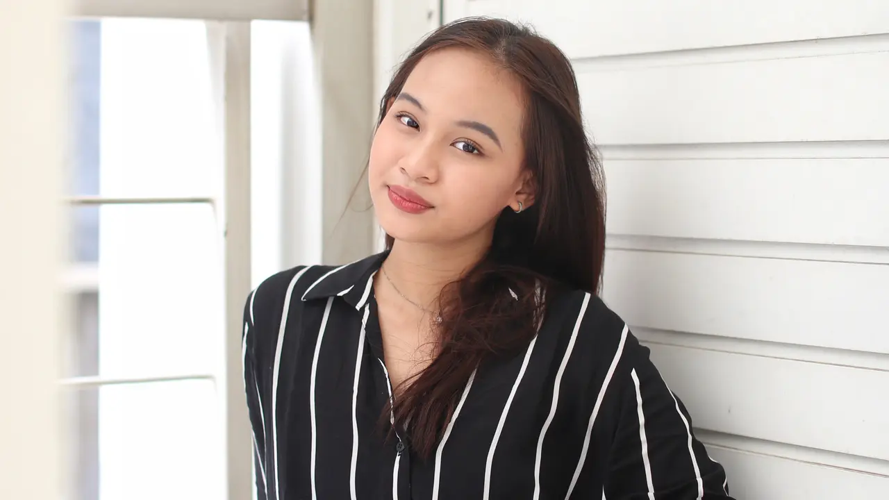 wanita juni hidup sederhana untuk bahagia