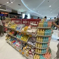 Belanja Produk Kecantikan dan Kesehatan di  AEON Health & Beauty. Dok. Aeon