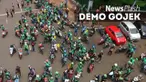 Ratusan pengemudi Gojek menyampaikan tuntutan dihapuskannya sistem performa atau rating di kantor pusat mereka di kawasan Kemang, Jaksel