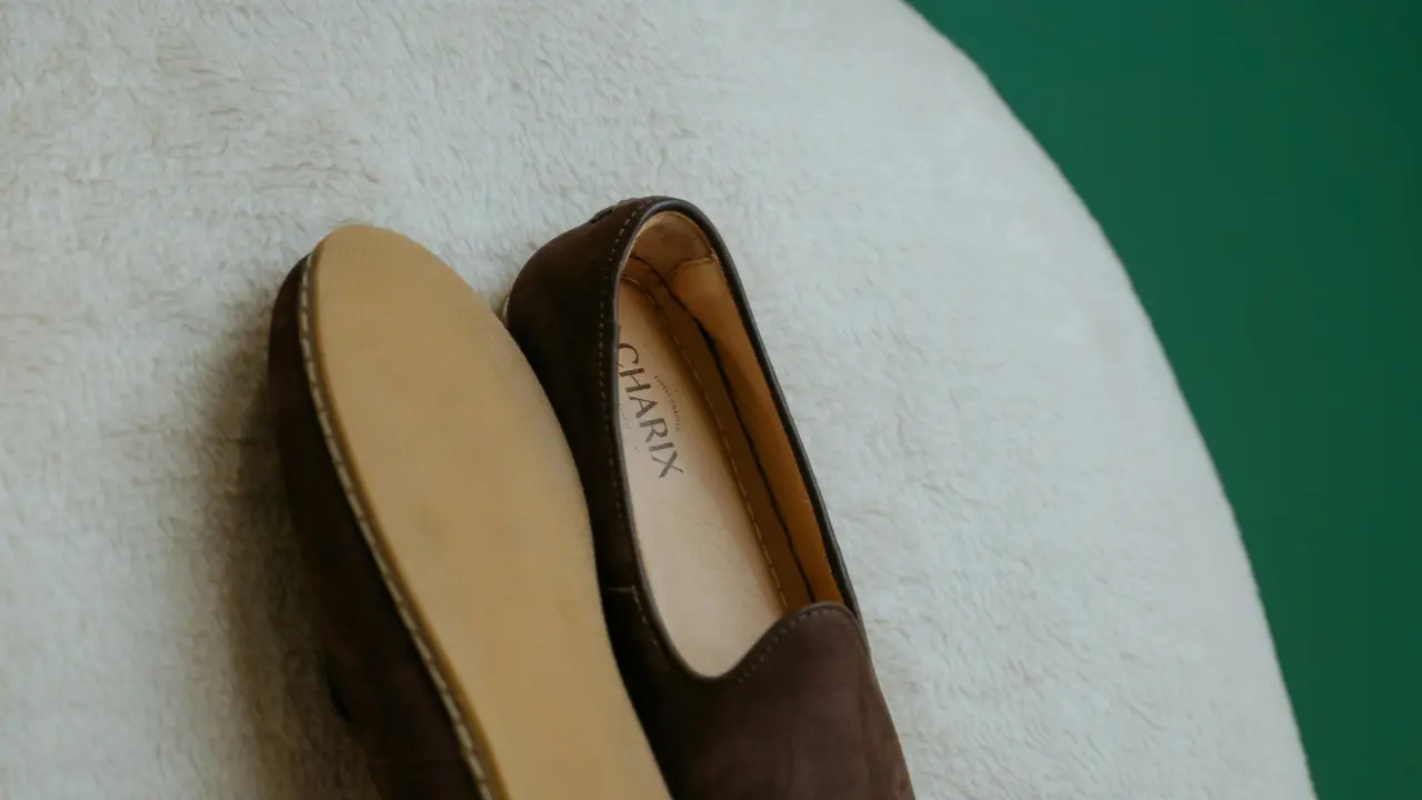 5 Tips dan Cara Merawat Sepatu Suede Agar Tetap Awet dan Menawan