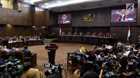 Suasana sidang perdana sengketa Pilpres 2019 di Mahkamah Konstitusi (MK), Jakarta, Jumat (14/6/2019). Sesuai jadwal, persidangan hari ini dengan agenda pembacaan materi gugatan dari pemohon, yaitu paslon 02 Prabowo Subianto-Sandiaga Uno. (Lputan6.com/Johan Tallo)