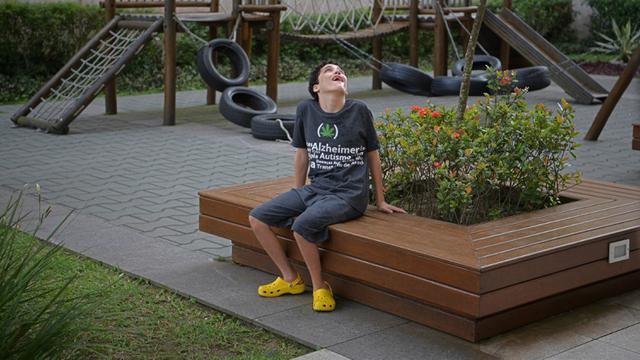 FOTO: Pemanfaatan Ganja Obat untuk Penderita Autisme di Brasil