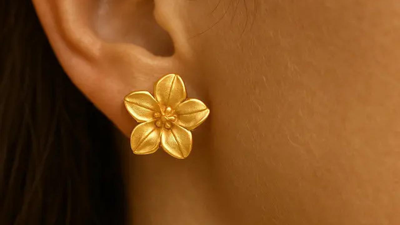 7 Model Anting Emas untuk Baju Batik yang Kekinian