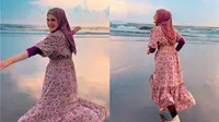 6 Tips Memilih Busana Jilbab 2025 yang Cocok Buat ke Pantai, Tampil Nyaman dan Stylish