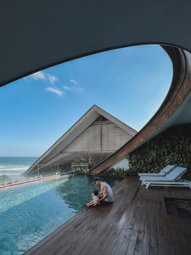 Kebersamaan Indra Priawan dan anak