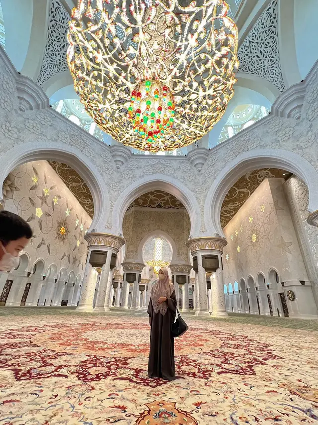 Tampil Menawan, Ini 6 Momen Liburan Laudya Cynthia Bella Ke Abu Dhabi