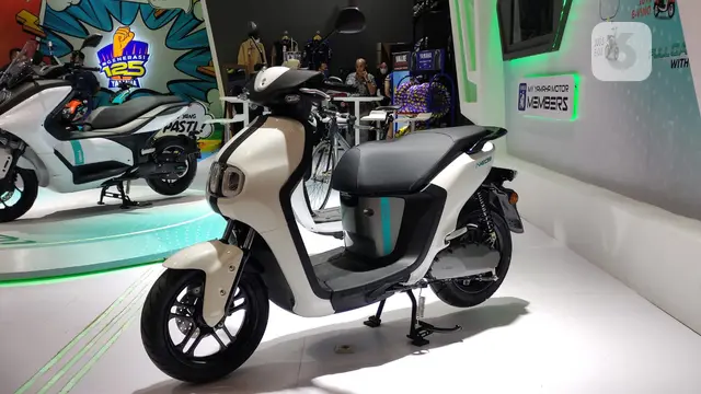 Skuter Listrik Yamaha Neos di IIMS 2023. (Liputan6.com/Jordy Rivaldo)