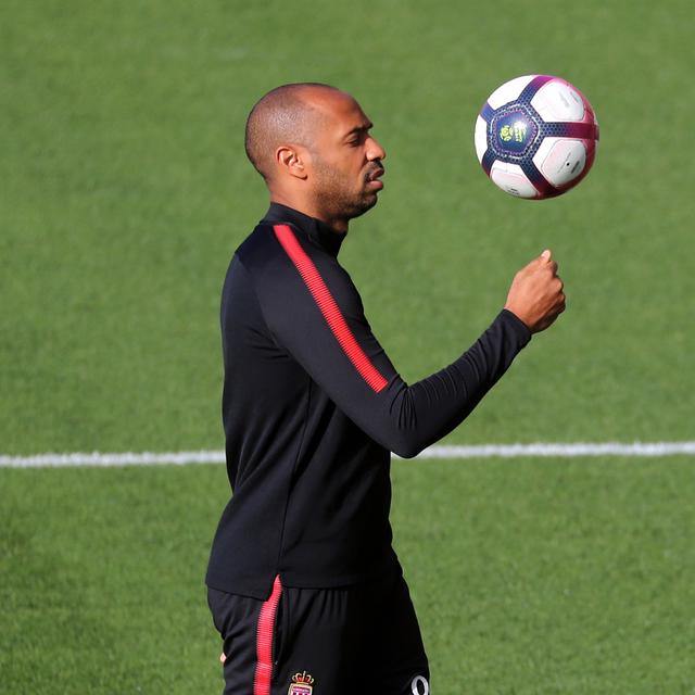 Perbedaan Main Di Arsenal Dan Barcelona Versi Thierry Henry Bola Liputan6 Com