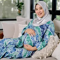 Model Tunik Batik Ibu Hamil (Created by AI)