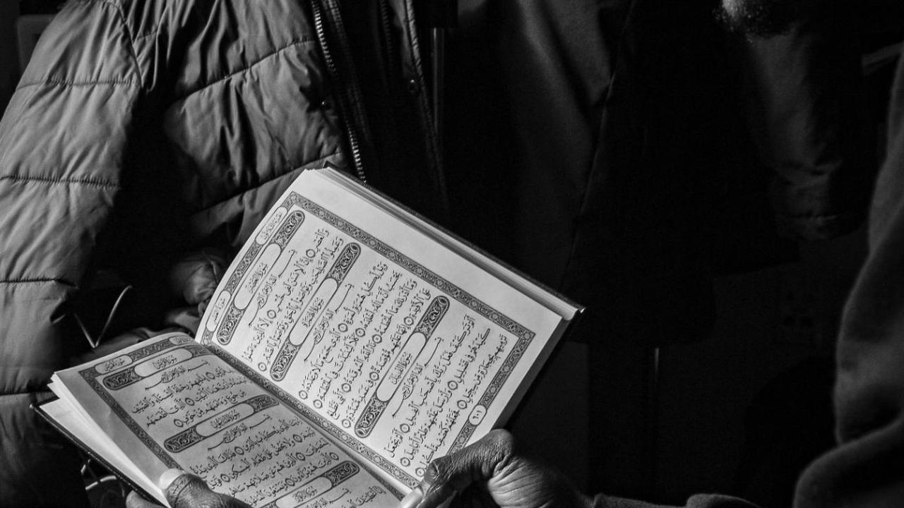 Bacaan Ayat Seribu Dinar Latin dan Artinya