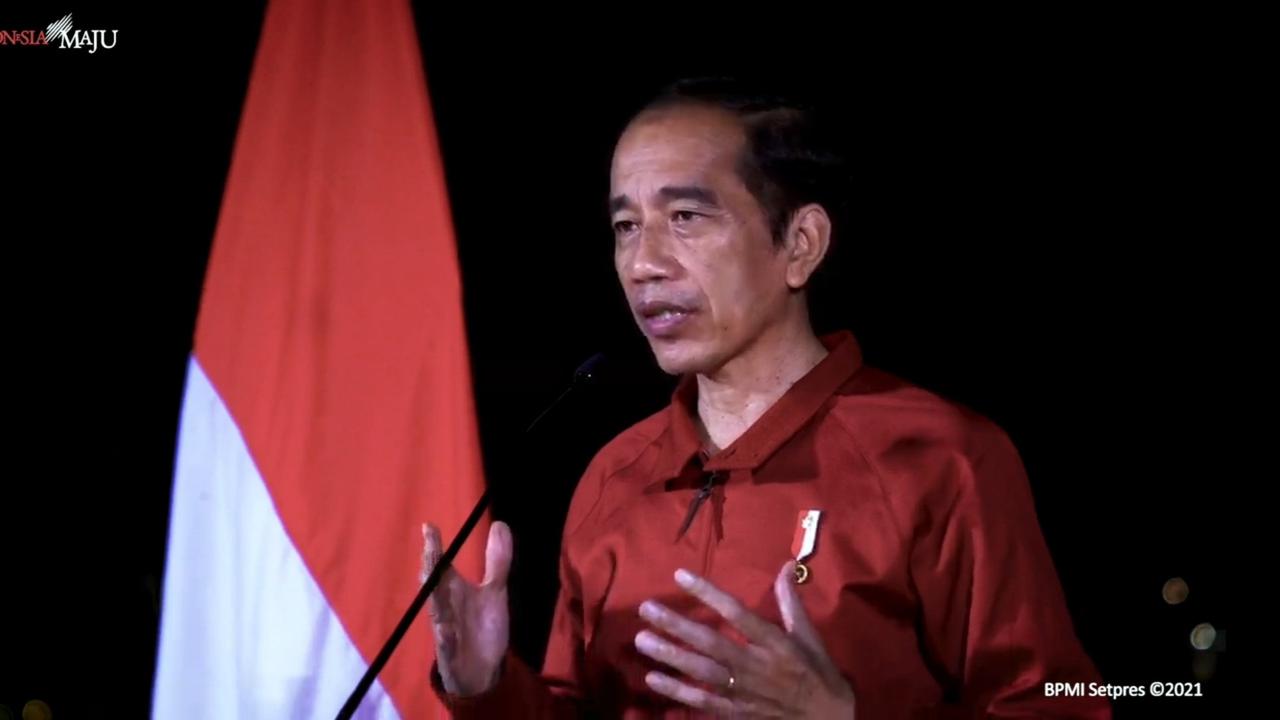 Presiden Joko Widodo (Jokowi) membuka acara Temu Nasional Relawan Jokowi 2021 dari Provinsi Maluku, Kamis (25/3).