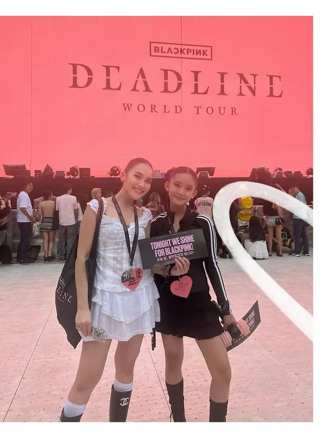 Blink Garis Keras, Ayu Ting-Ting dan Bilqis Nonton Konser BLACKPINK Dua Hari Berturut-Turut dengan Gaya Edgy hingga Balletcore
