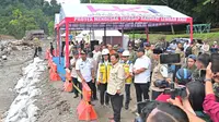 Mendagri Tito Dampingi Presiden Tinjau Langsung Wilayah Terdampak Bencana di Sumbar
