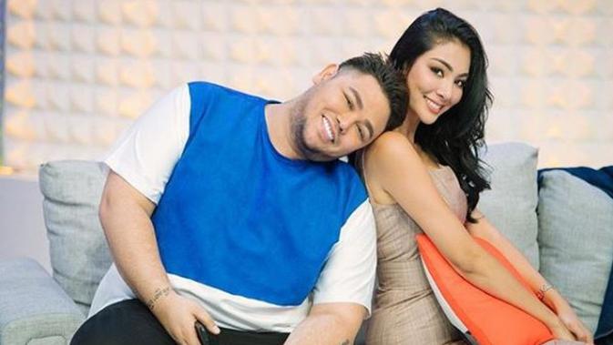 Kembali Ke Thailand Usai Liburan Pacar Ivan Gunawan Tulis Pesan Romantis Showbiz Liputan6 Com