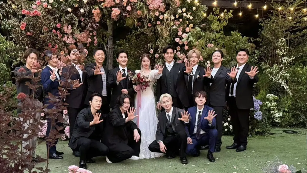 Seluruh Anggota Super Junior Hadiri Pernikahan Ryeowook dan Ari, Tampilkan Lagu Nostalgia 'Sorry, Sorry' (Foto: Allkpop)