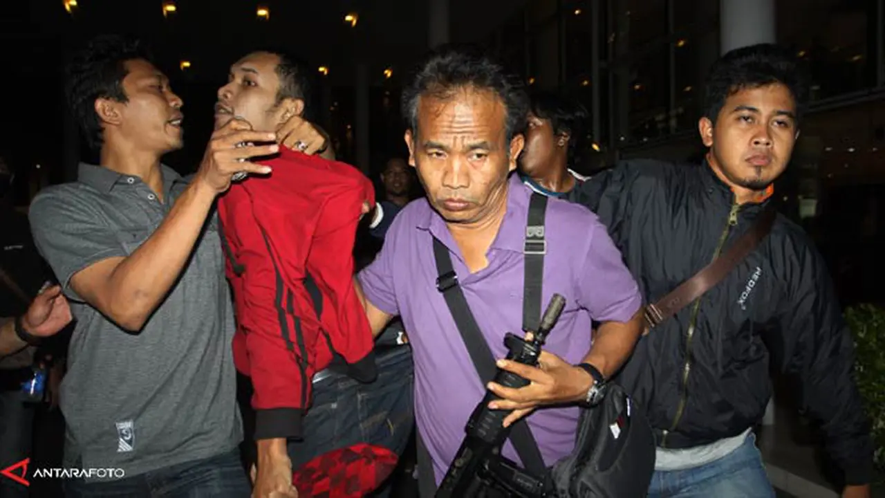 tangkap-mk-131114c.jpg