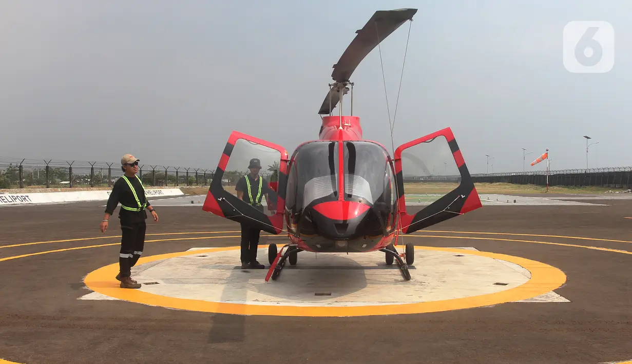 Pameran helikopter yang diberi nama Heli Expo Asia (Hexia) 2023 ini menampilkan koleksi helikopter terbaru dari pabrikan dan produsen. (merdeka.com/Arie Basuki)
