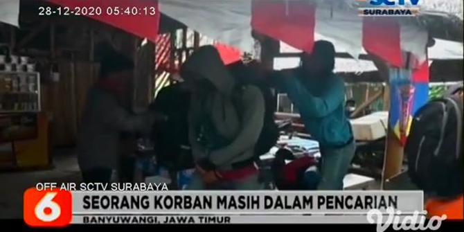 VIDEO: Seorang Wisatawan Terseret Arus Pantai Pulau Tabuhan, Tiga Orang Selamat