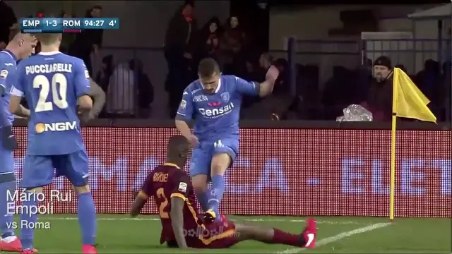 Mario Rui Lakukan Tekel Brutal ke Bek Muda AS Roma
