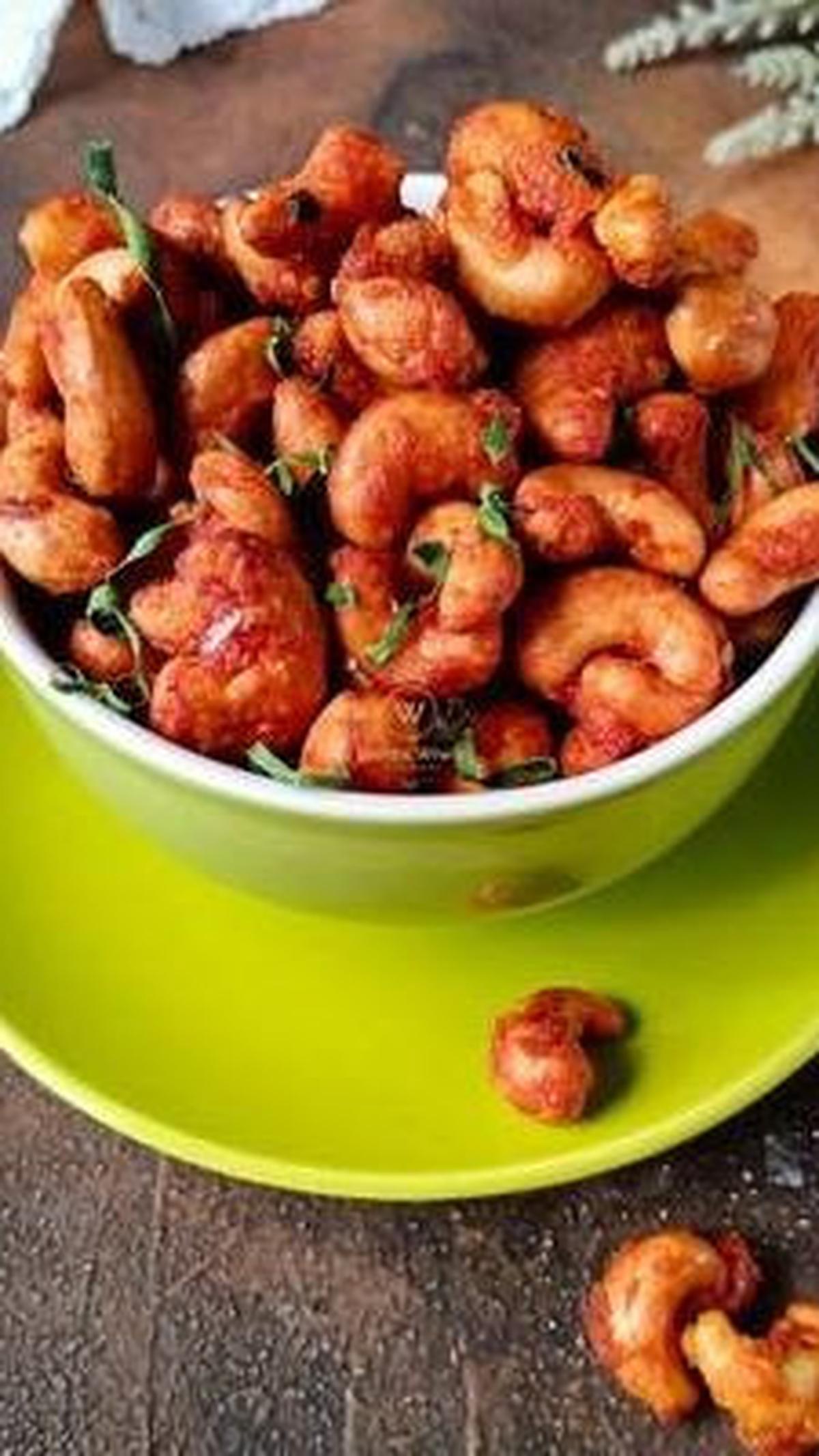 2. Kacang Mete Pedas Manis